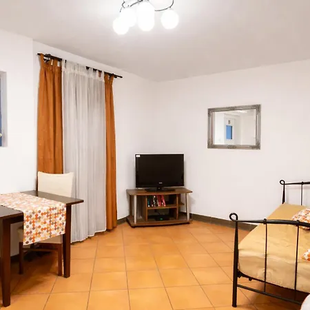 Homey 1 Bedroom 5 Min Walk To Old Town & Bacvice 公寓