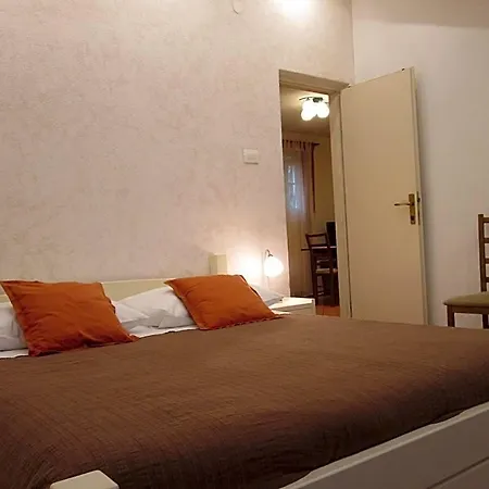 Quiet - 5 Min Walk To Old Town And Bacvice Апартаменти Спліт