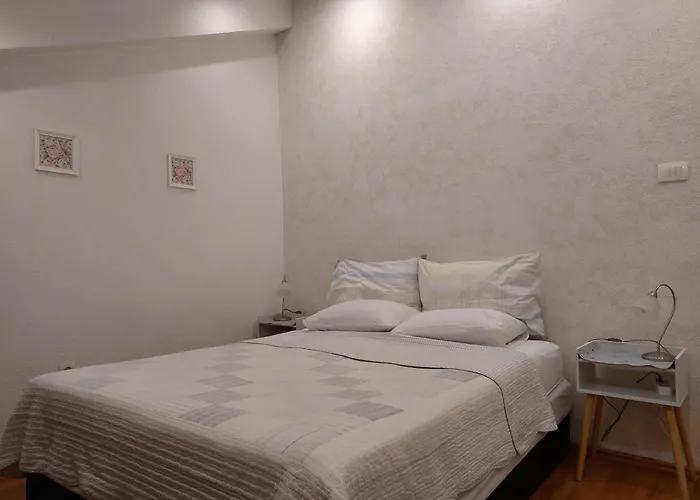 Homey 1 Bedroom 5 Min Walk To Old Town & Bacvice